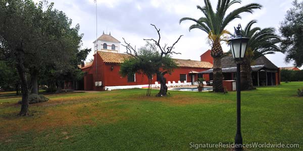 Exceptional hacienda for sale in Seville